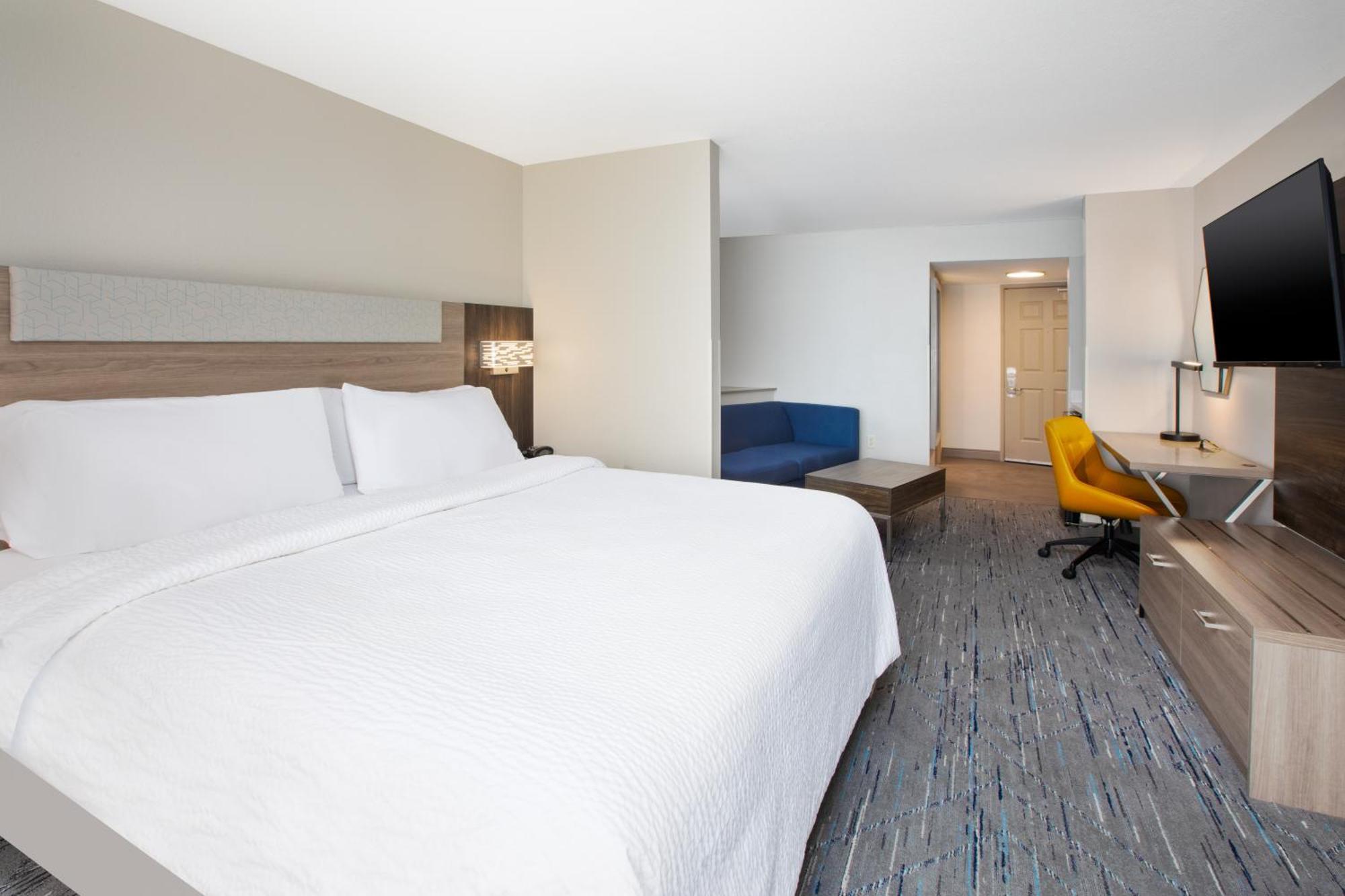 Holiday Inn Express & Suites Milwaukee Nw - Park Place By Ihg Екстер'єр фото