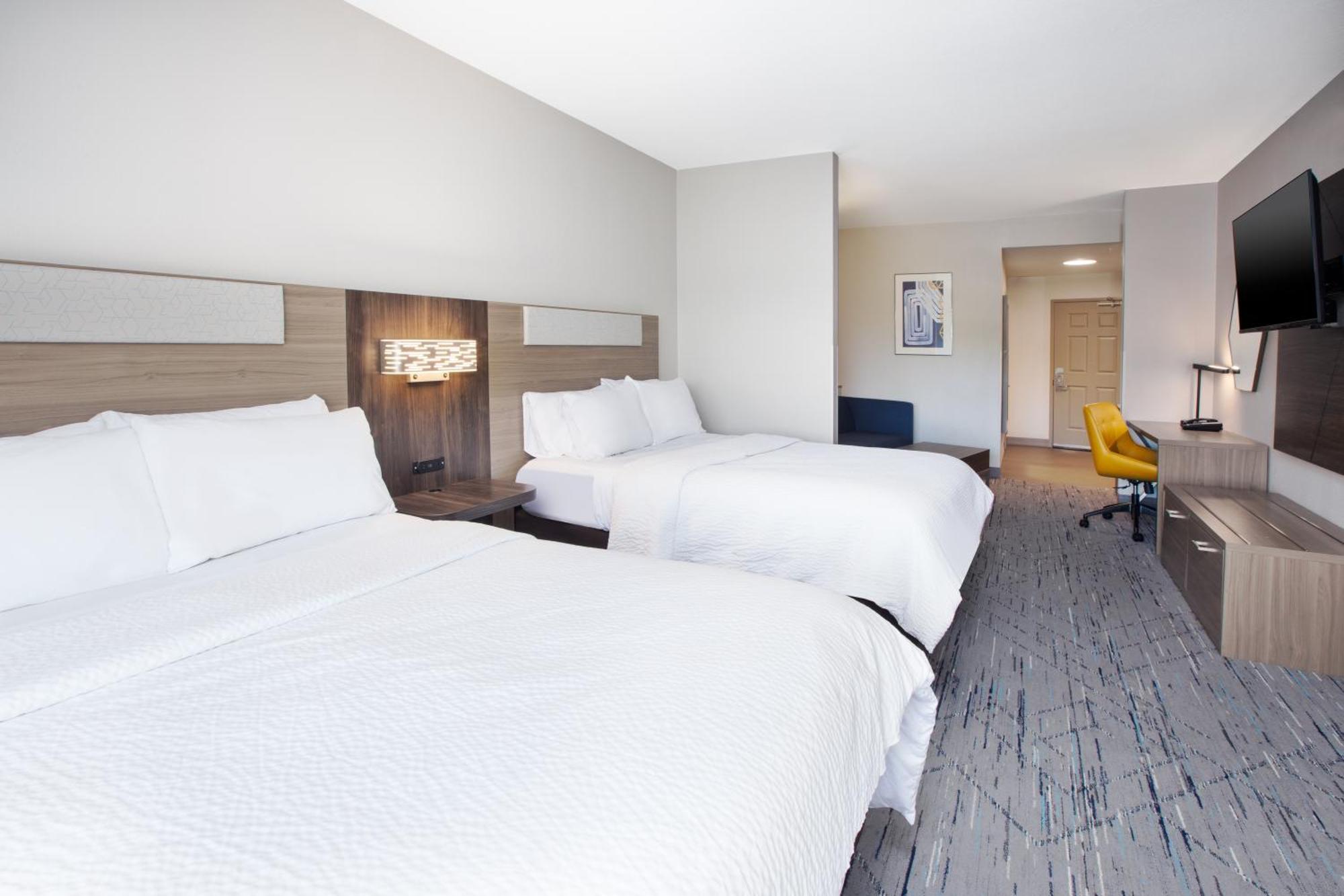 Holiday Inn Express & Suites Milwaukee Nw - Park Place By Ihg Екстер'єр фото